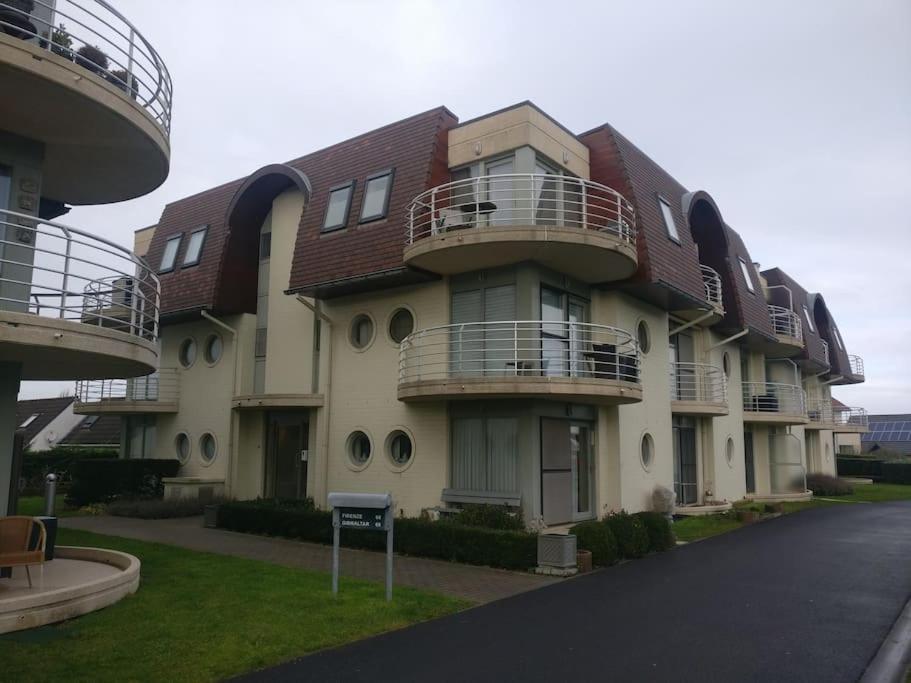 Appartement Voor 4 Personen Met Zwembad Aan Zee Pool 28 Degr Celcius Already Open *