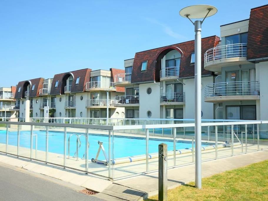 Voor 4 Personen Met Zwembad Aan Zee Pool 28 Degr Celcius Already Open Appartement *